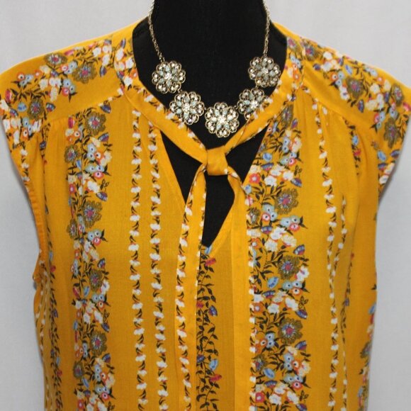 Old Navy Golden Yellow Floral Vertical Stripe Sleeveless Top - Picture 2 of 13